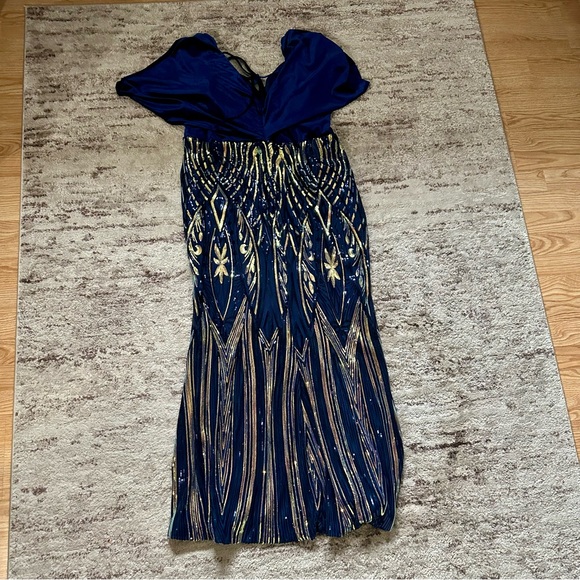 Giffniseti Sequin Velvet Dress - Picture 6 of 7